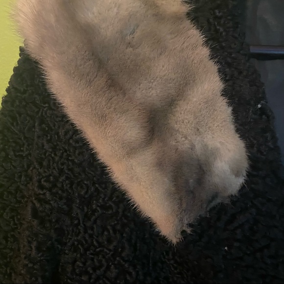 Vintage 60’s black astrakhan Persian lamb cropped jacket with mink collar - Picture 4 of 14